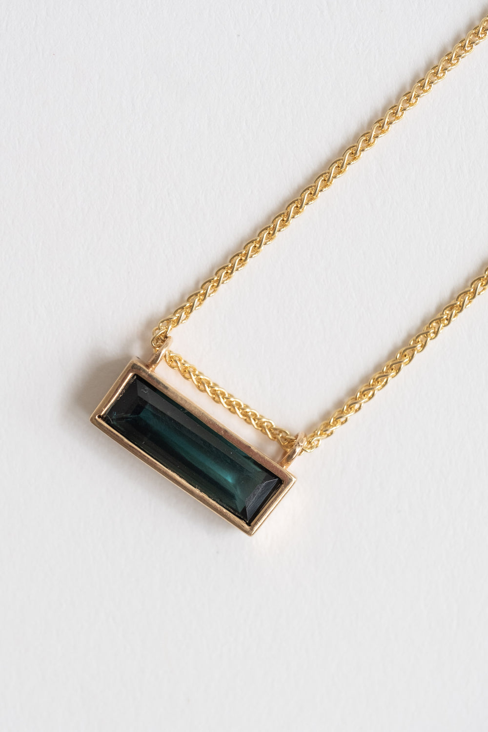 Dark Green Tourmaline Baguette Una Necklace