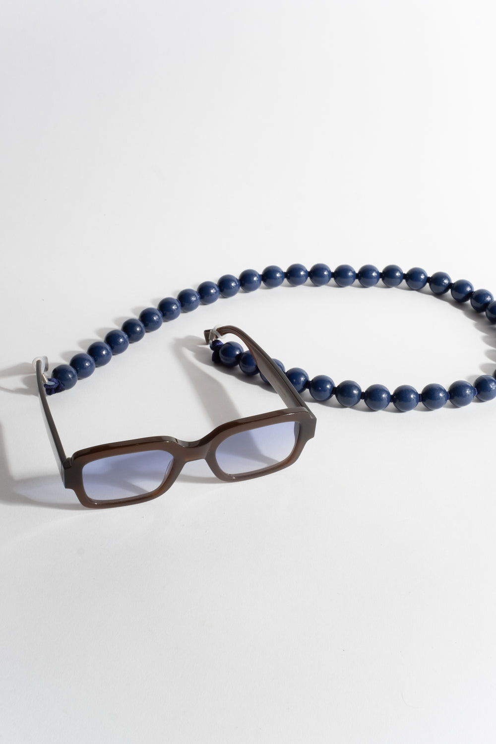 Big Glasses Chain in Blueberry