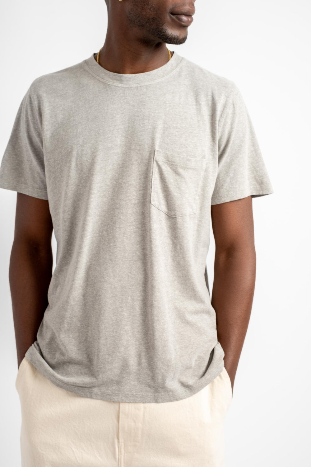 Heathered Jung Pocket Tee in Athletic Grey