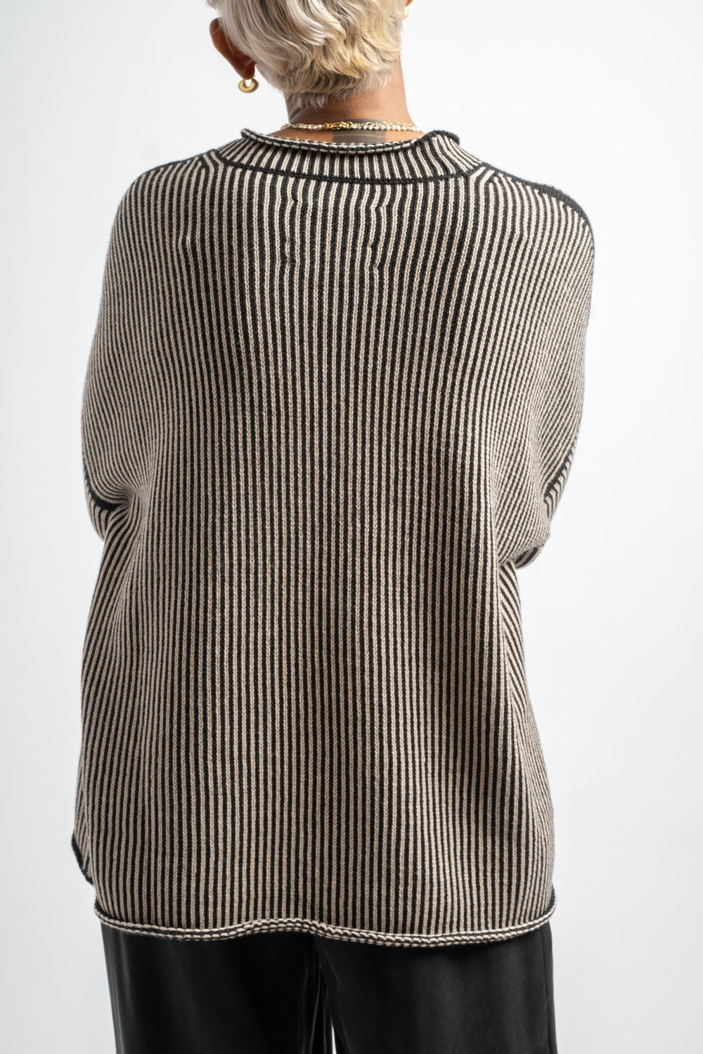 Linea Rollneck in Black Melange + Sisal