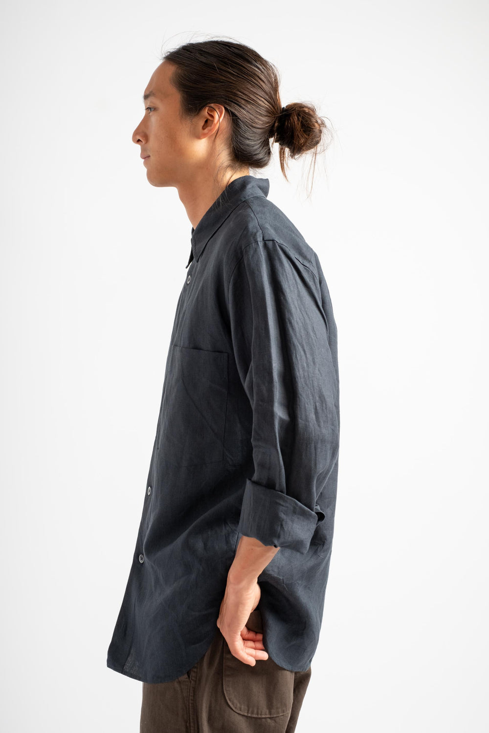 Basic Shirt in Dark Navy Linen