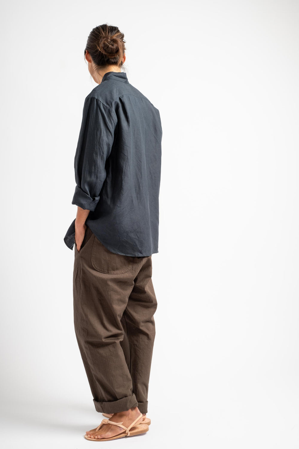 Basic Shirt in Dark Navy Linen