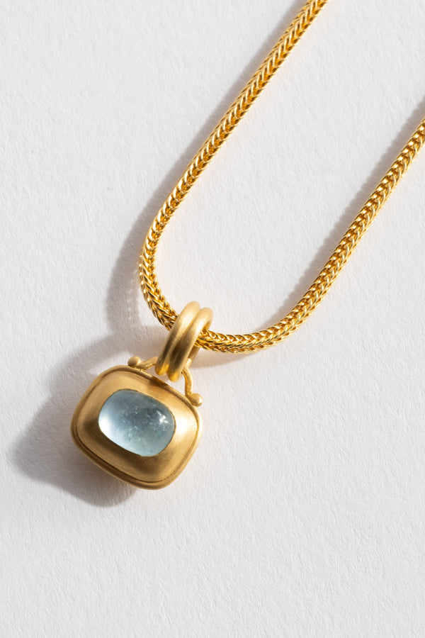 Prounis Aquamarine Capsa Pillow Pendant Detail