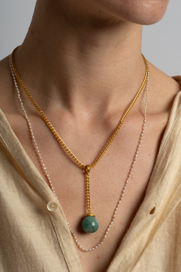 Opaque Emerald Haltere Chain Drop