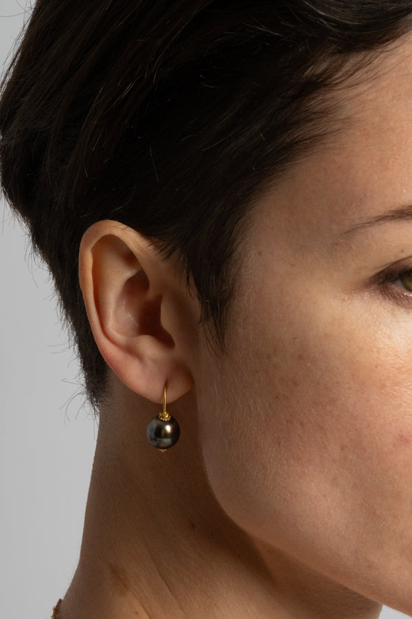 Tahitian Pearl Baby Linea Earrings