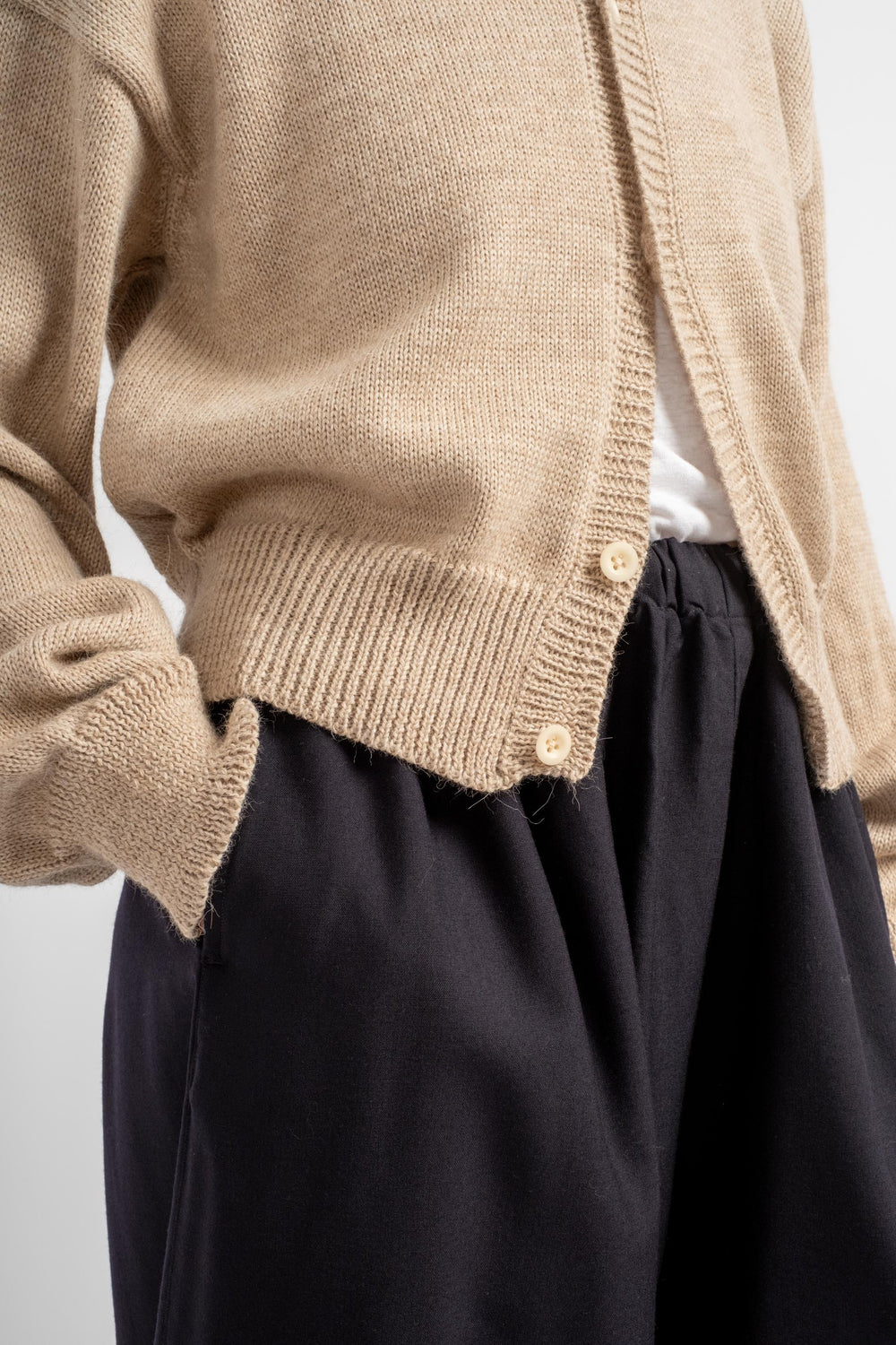 Caspa Cardigan in Oat