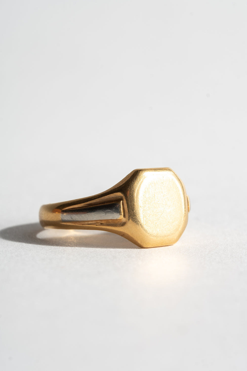 18K Deco Bicolor Gold Signet Ring