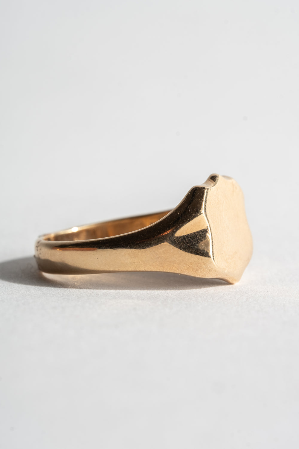 9K Victorian Shield Signet Ring