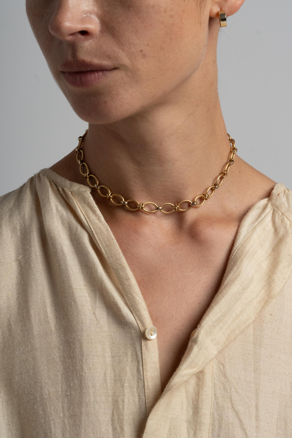 14K Oval Link Choker Necklace with Sapphire