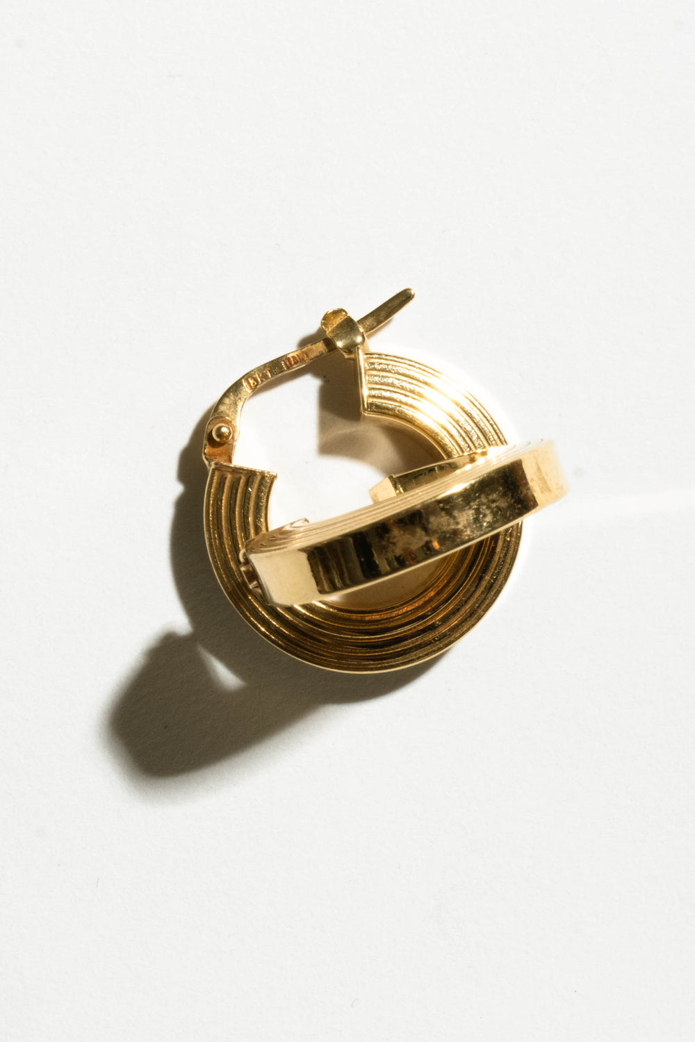 18K Ribbed Square Stock Hoops