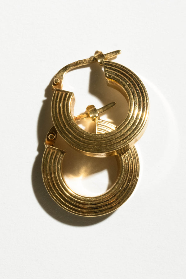 18K Ribbed Square Stock Hoops