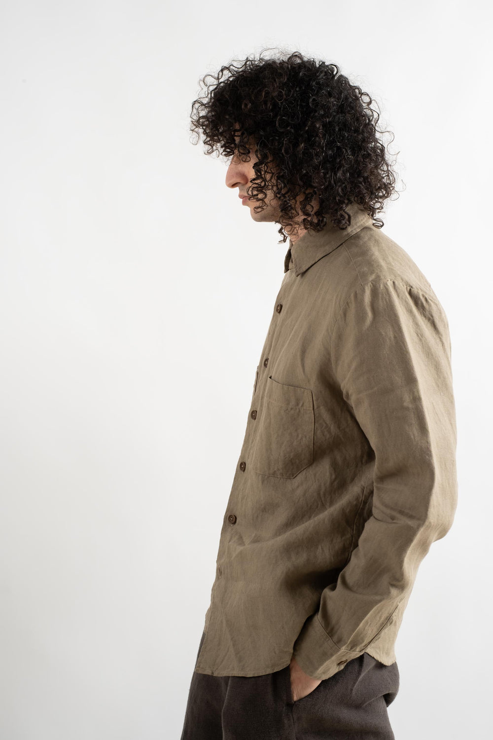 Two Pocket Shirt In Dark Beige Tumbled Linen