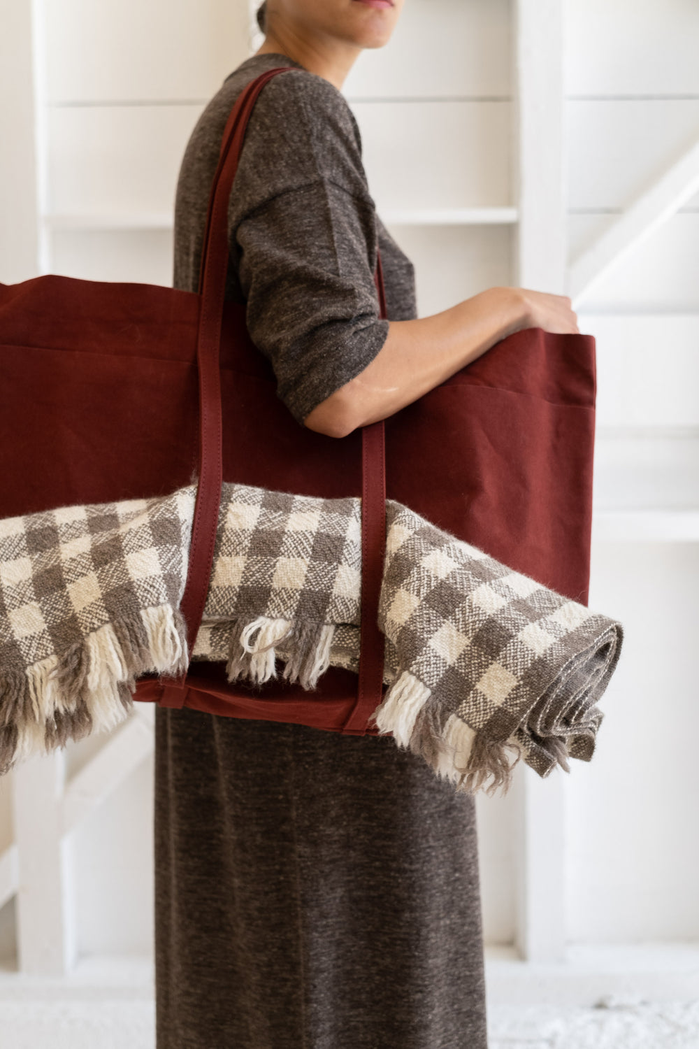 Large 6-Pocket Tote In Burgundy