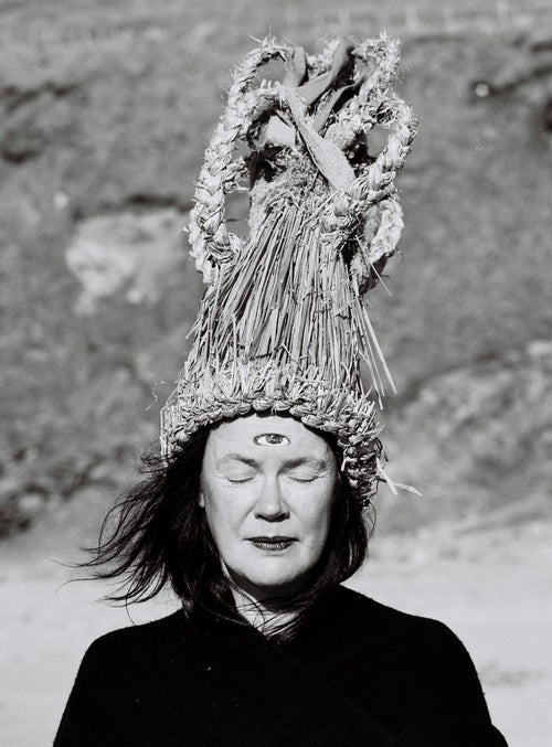 SUNDAY INSPIRATION | Folk Costumes