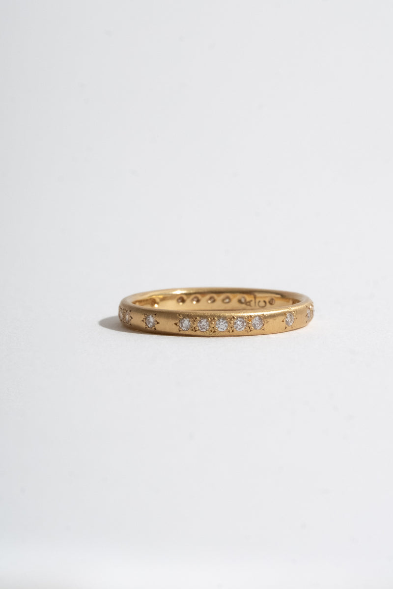 THIN ROUNDED BAND WITH DIAMONDS