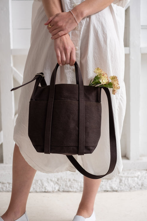 SMALL 2-WAY TOTE IN CHOCOLATE