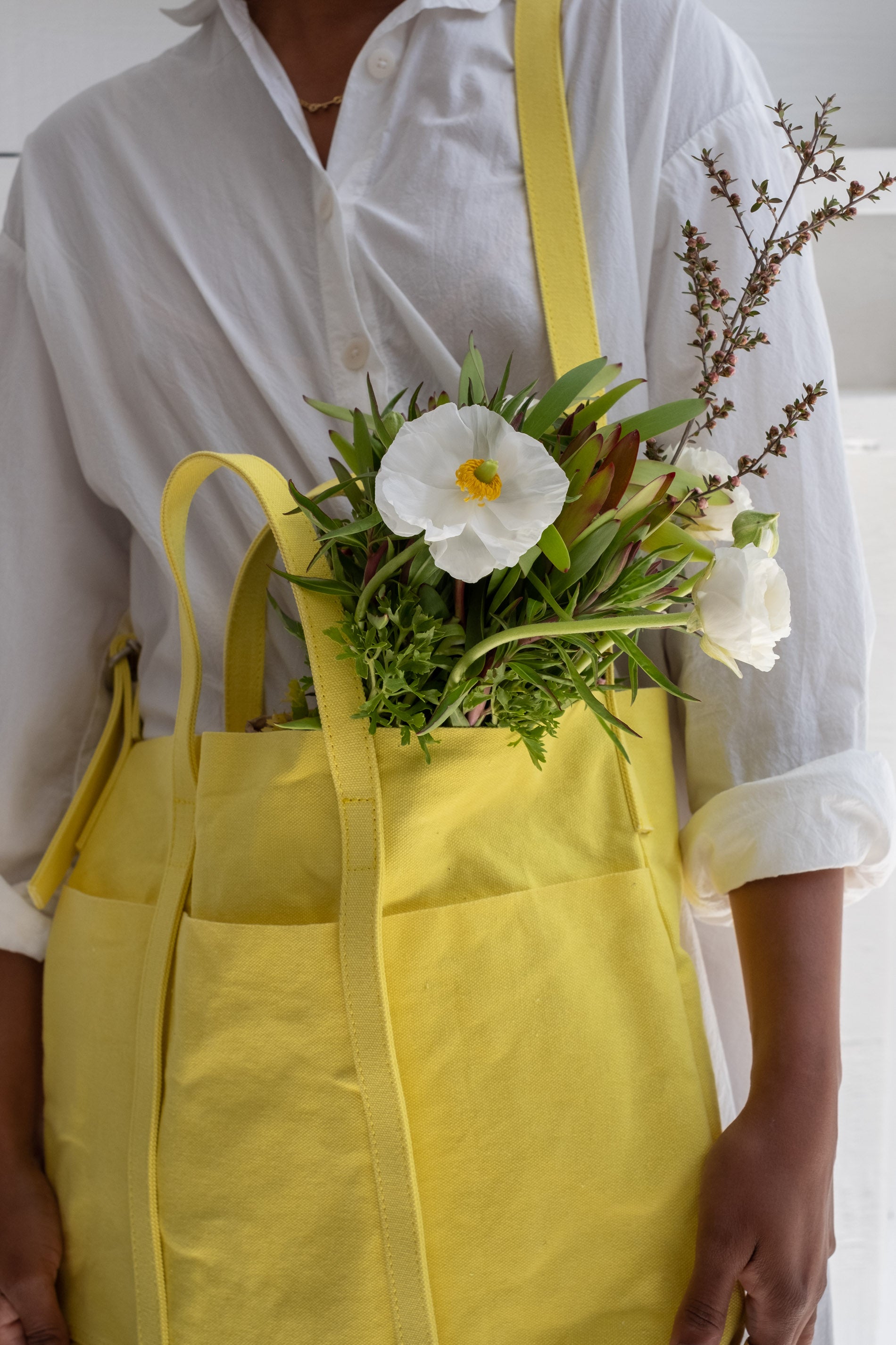 Amiacalva | SMALL 2-WAY MESSENGER BAG IN YELLOW – RELIQUARY