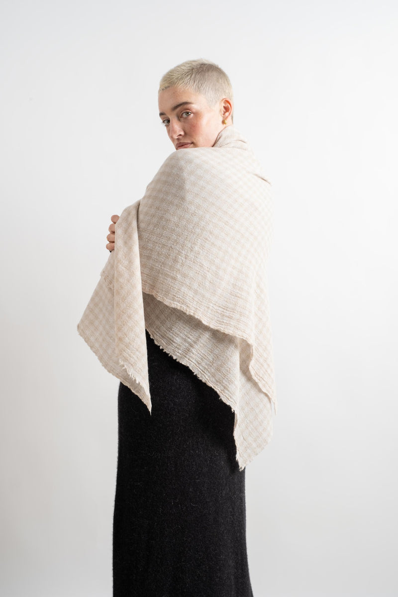 CHECKERED WOOL SCARF IN CHALK