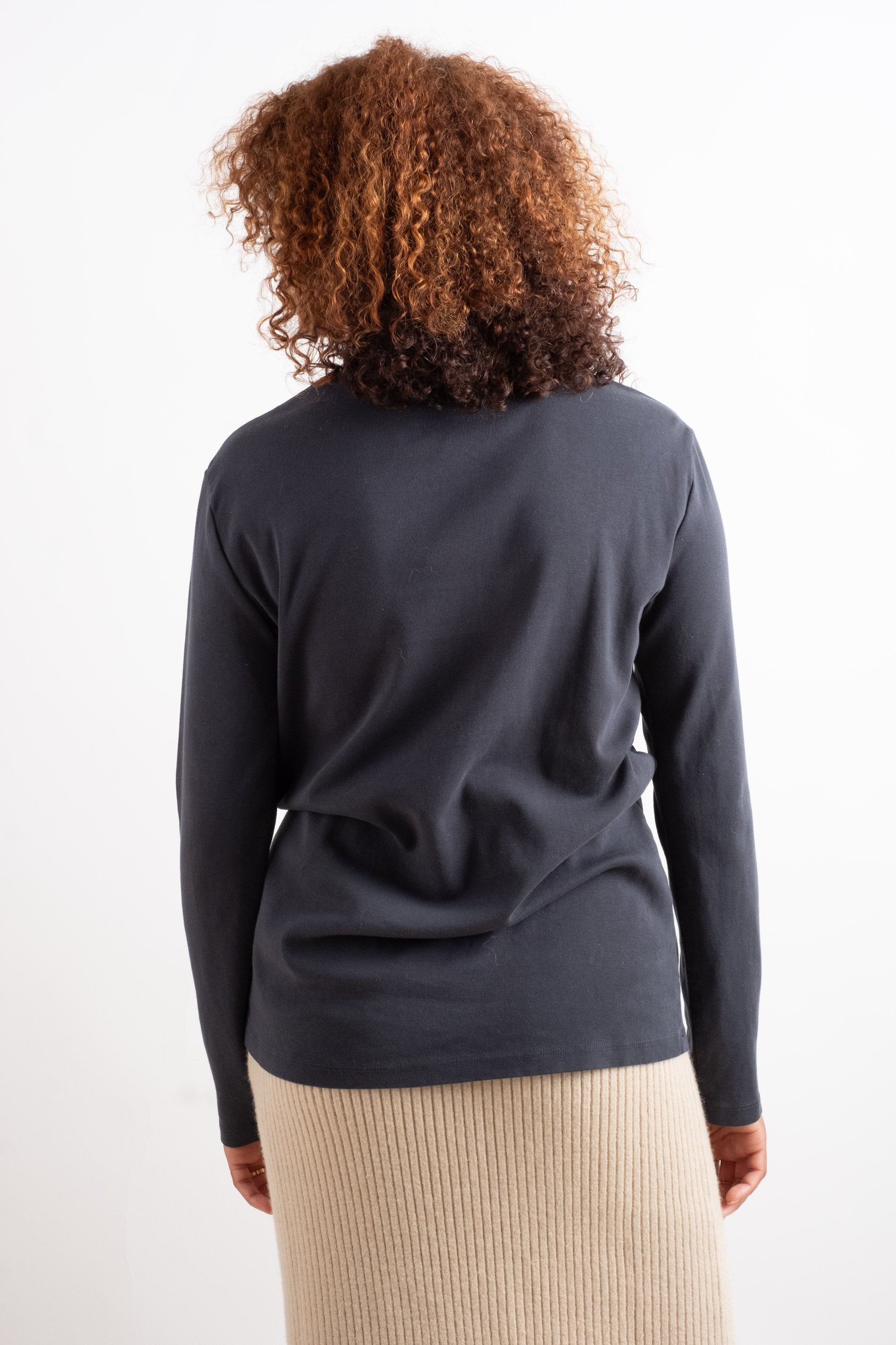 Black crane v outlet neck jumper