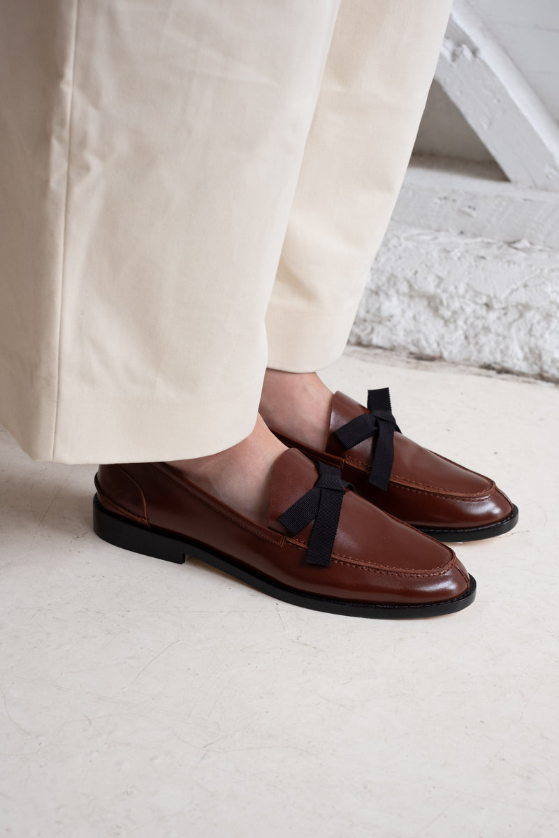 VIDAL LOAFER IN SADDLE LEATHER WITH BOW