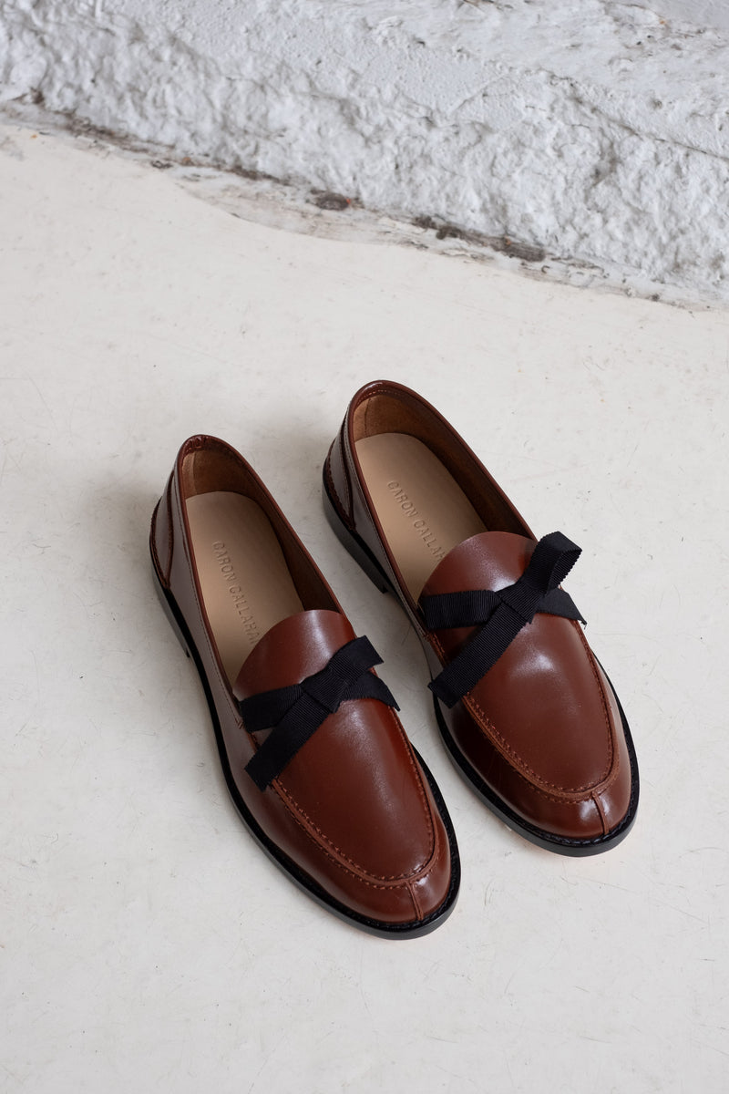 VIDAL LOAFER IN SADDLE LEATHER WITH BOW
