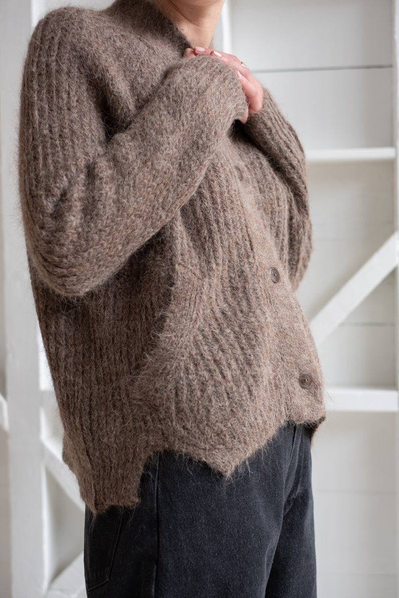 SURI CARDIGAN IN TAUPE