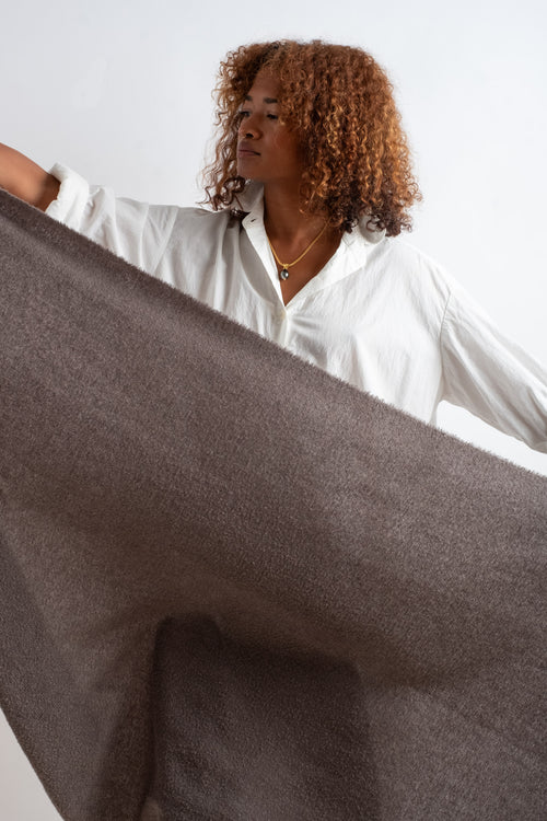 MELT STOLA SCARF IN TAUPE