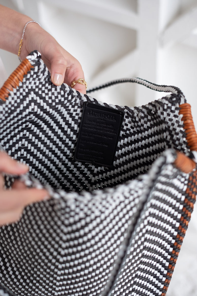 MINGA TOTE IN BLACK + WHITE