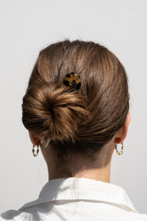 LONG TOOTH CHIGNON IN TOKYO