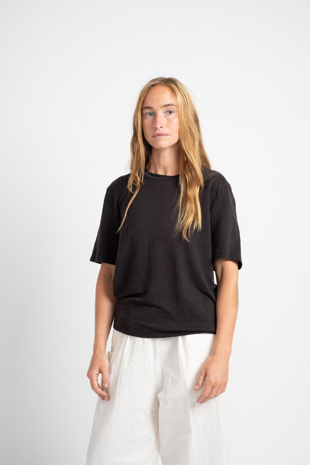 Dakota 100% Hemp Cropped Tee in Black