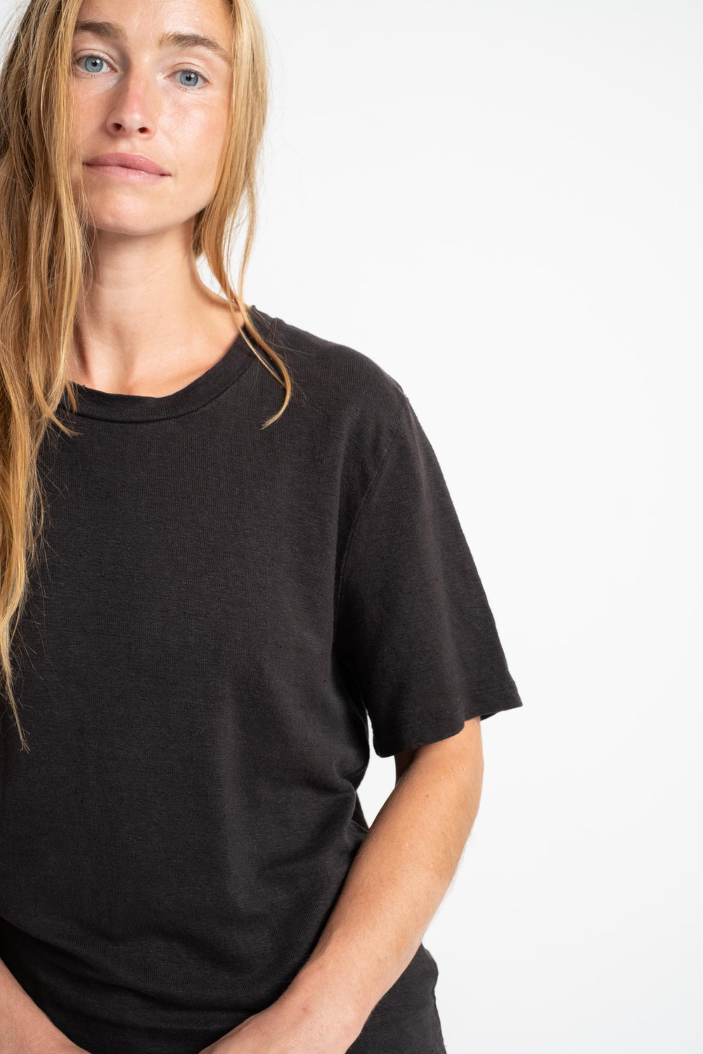 Dakota 100% Hemp Cropped Tee in Black