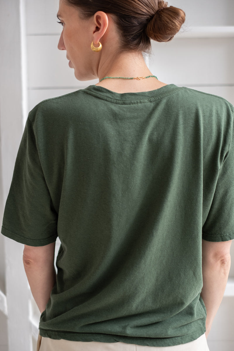 CROPPED SILVERLAKE TEE IN HUNTER GREEN