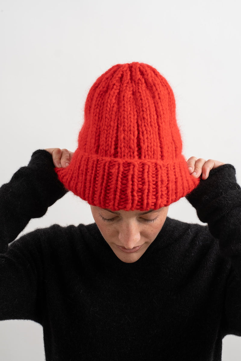 WOOL KNITTED BEANIE IN RED