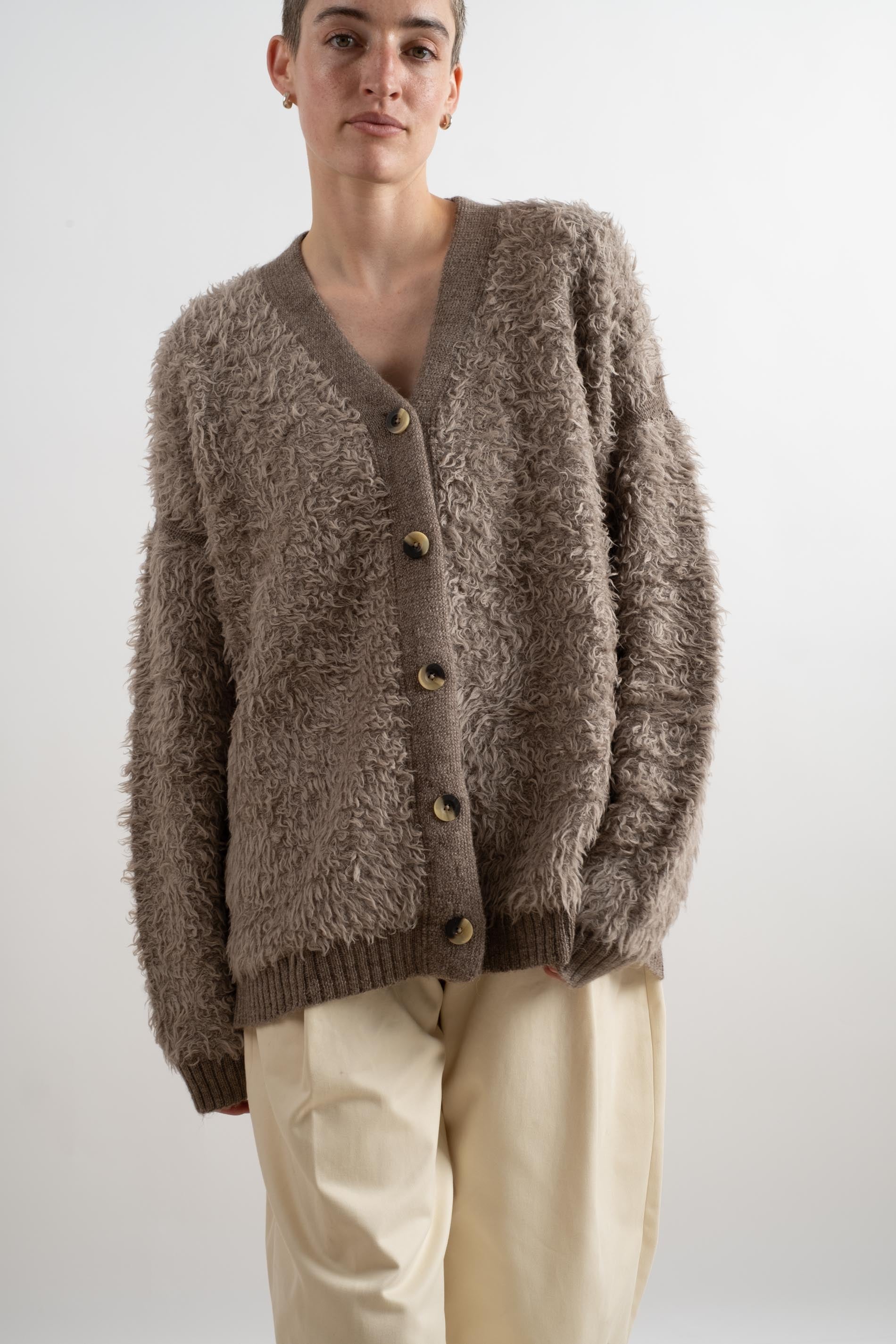 Lauren Manoogian | SHERPA CARDIGAN IN TAUPE/GRANITE – RELIQUARY