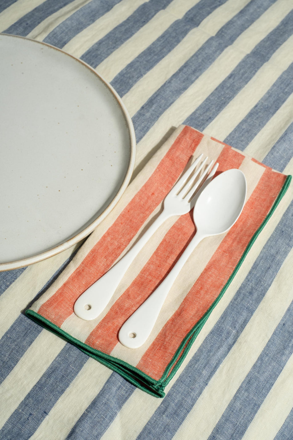 RELIQUARY X MADRE LINEN NAPKINS IN OYSTER