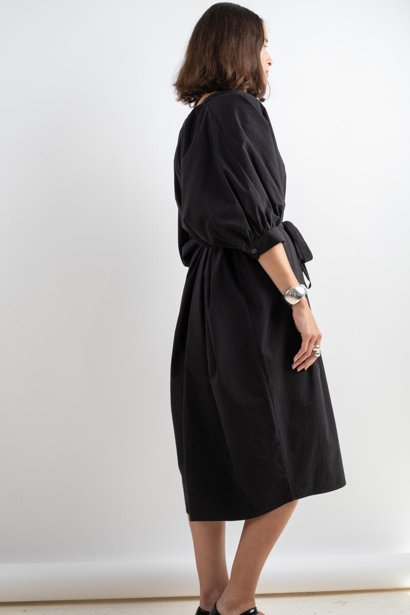 BUTTON FRONT KAFTAN IN BLACK