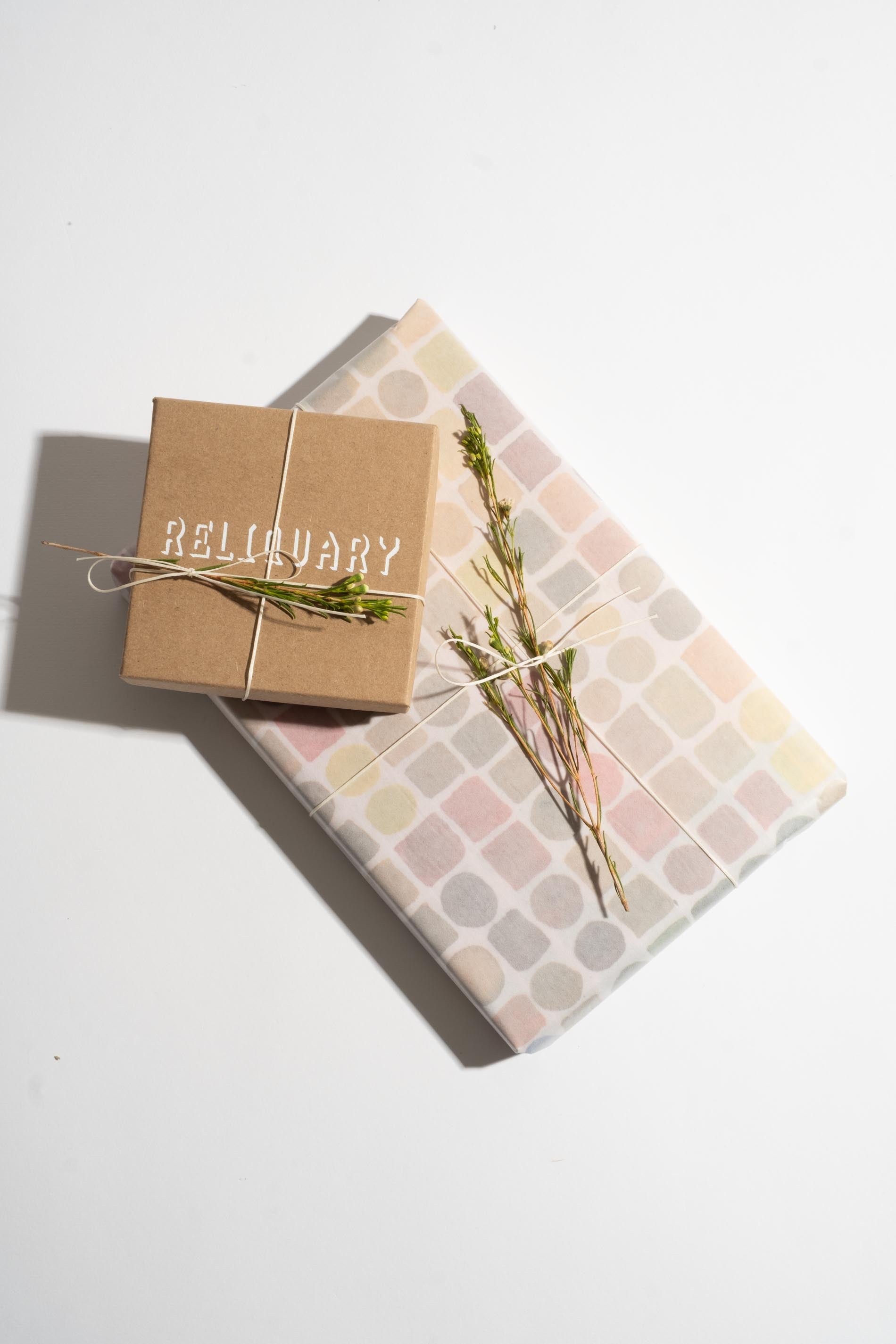 GIFT WRAPPING – RELIQUARY