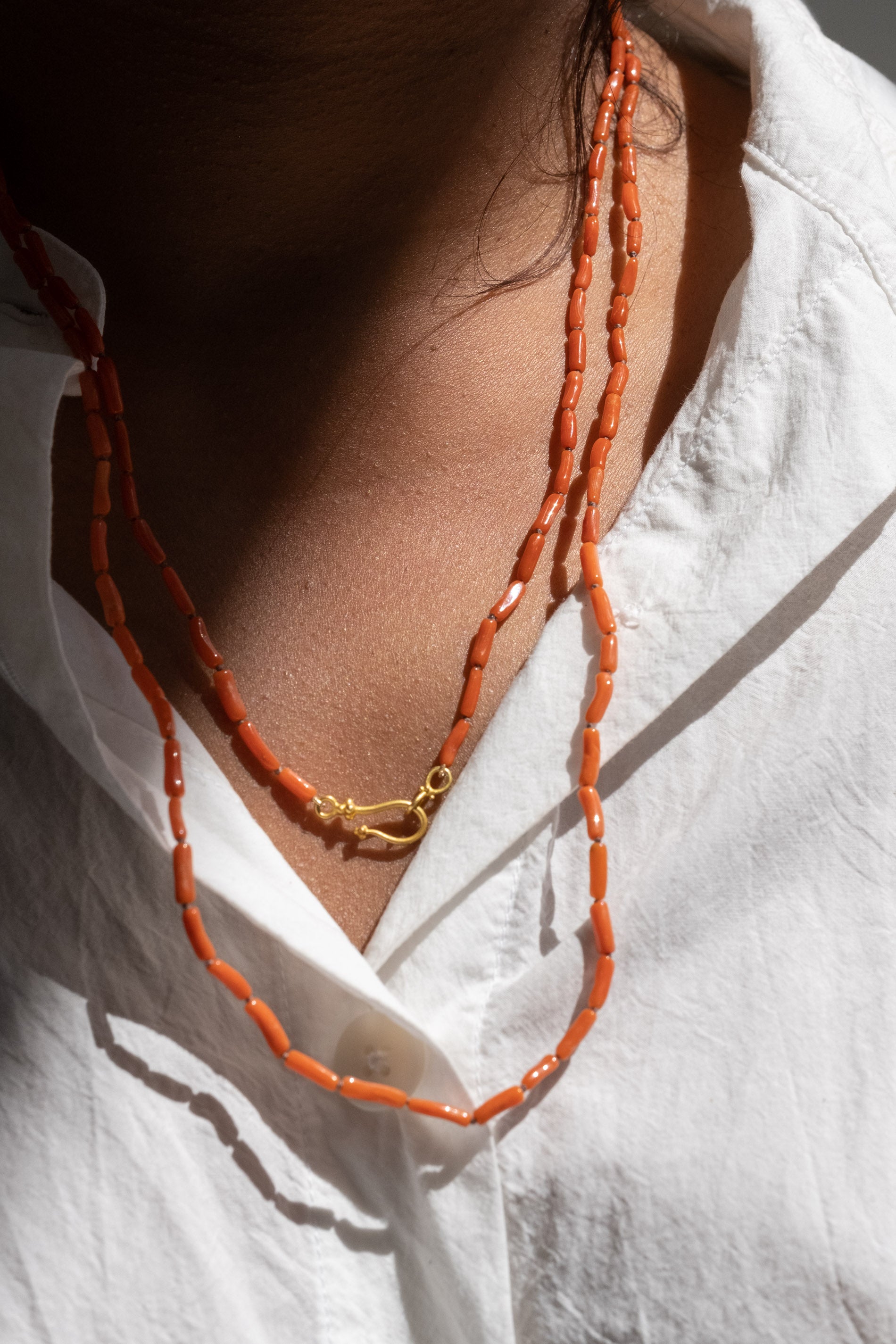 Necklace store 0870. Beeswax & Coral