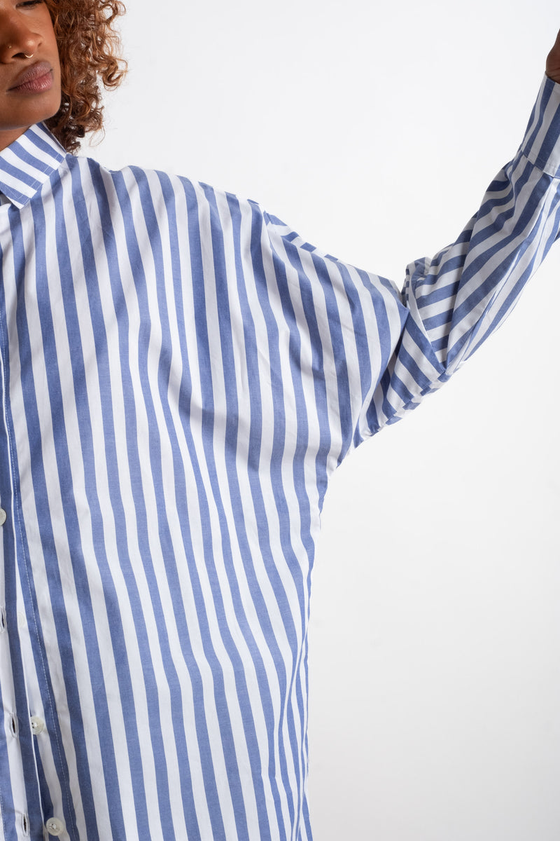 THE ONE SIZE SHIRT IN WIDE BLUE + WHITE STRIPE