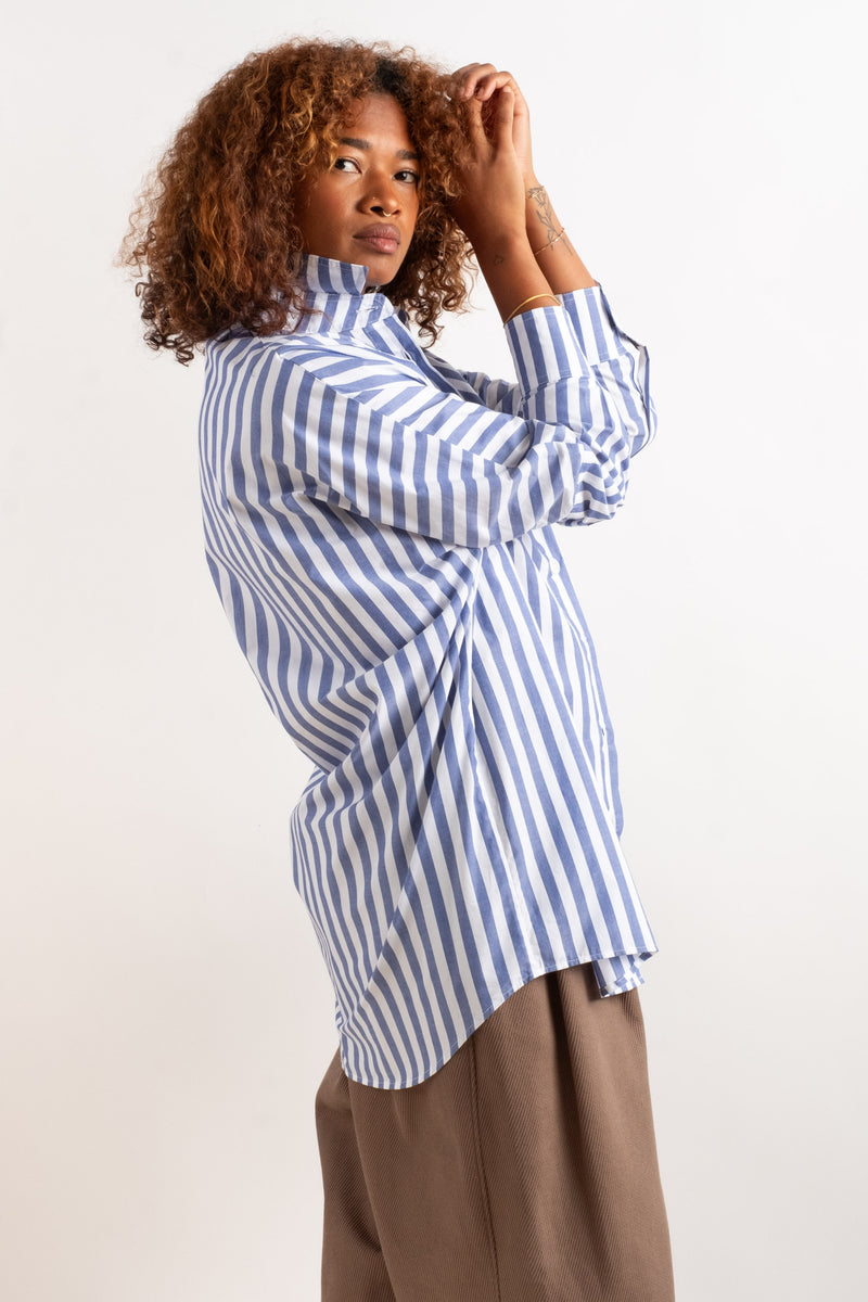 THE ONE SIZE SHIRT IN WIDE BLUE + WHITE STRIPE