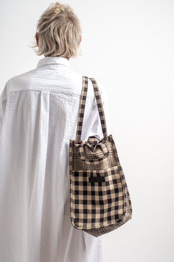 Medium Easy Bag in Checkered Black