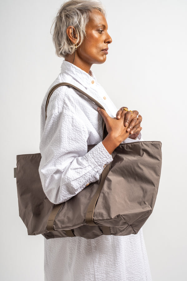 Medium Split Yarn Tote in Grey