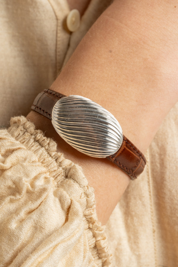 Ribbed Pebble Watch Bracelet in Brown