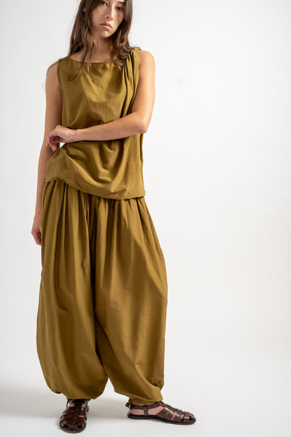 Akari Pants in Dark Olive