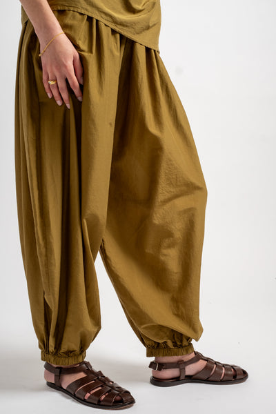Akari Pants in Dark Olive
