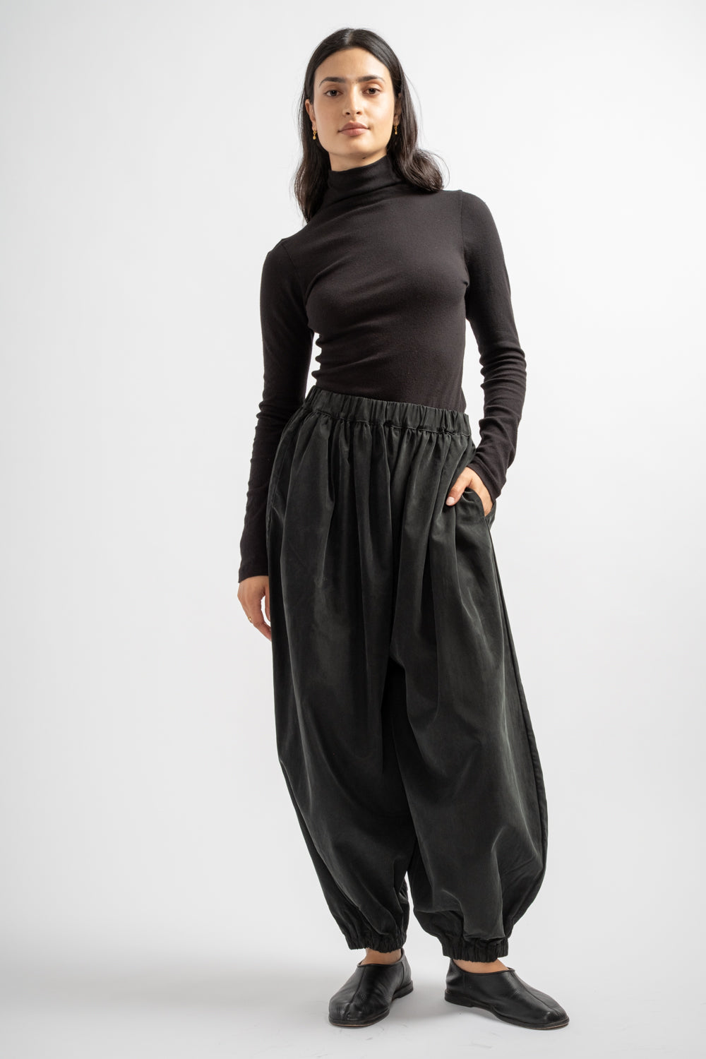 Lantern Pants in Black