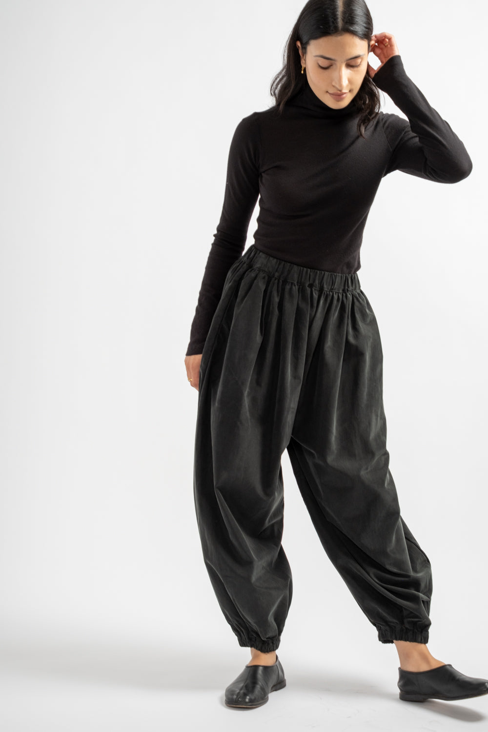 Lantern Pants in Black
