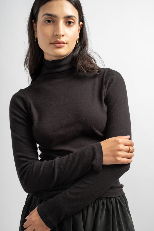 Turtle Neck L/S in Black
