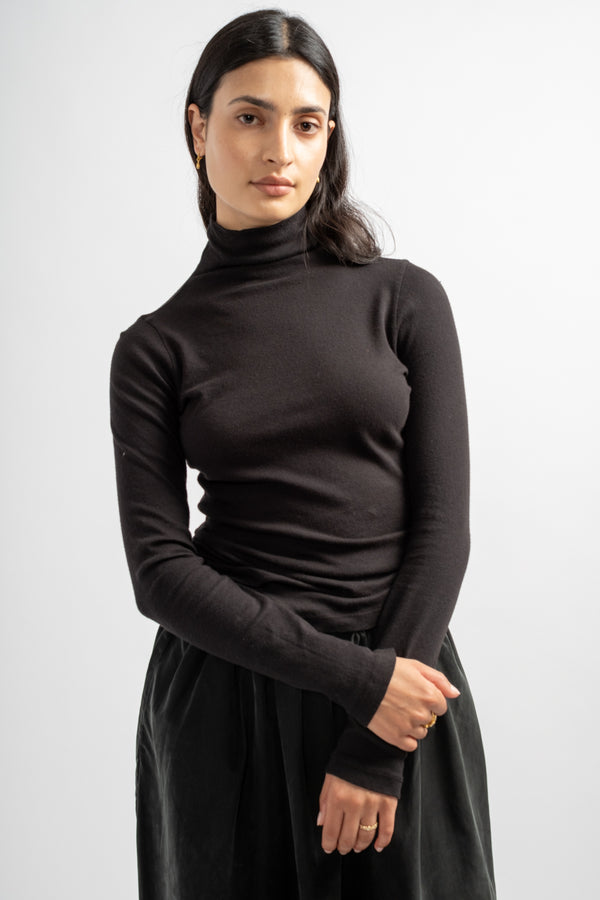 Turtle Neck L/S in Black