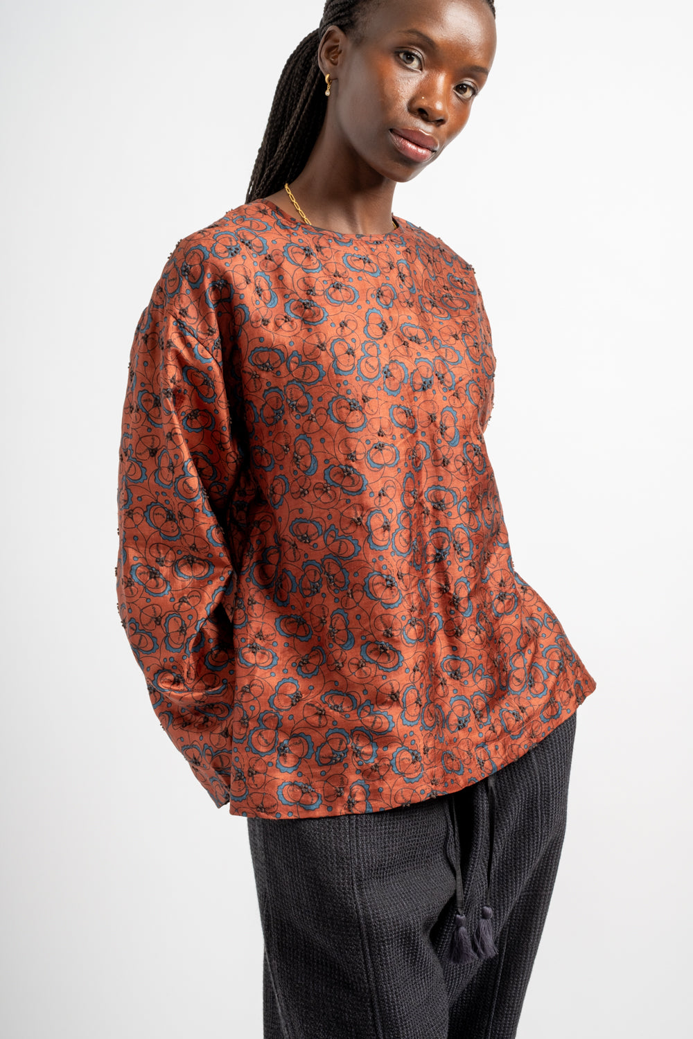 Embroidery Slit Blouse in Brown